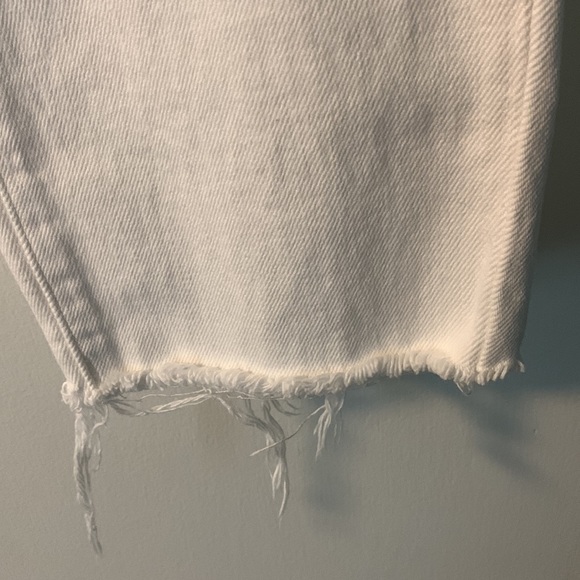 Women’s Old Navy white O.G Highrise Straight Jeans. Zipper fly Unfinished hems. - Picture 2 of 6